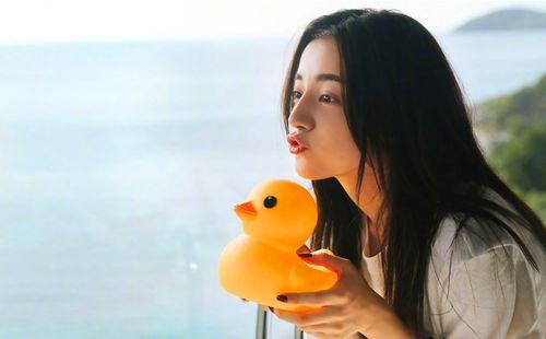 吃瓜爆料顶流女一亿粉丝,顶流女明星一亿粉丝背后的惊人真相
