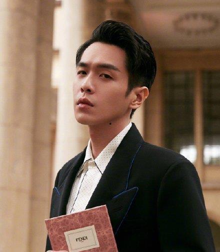 吃瓜爆料张若昀,吃瓜爆料背后的娱乐圈风云