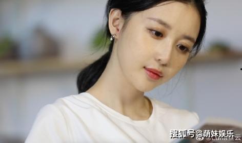 吃瓜爆料吊带姐