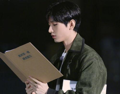 成毅爆料吃瓜事件真相,真相背后的惊人内幕